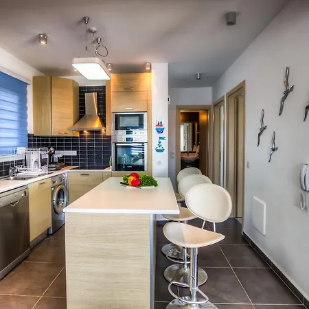 Apartamento Beachfront Trident Protaras