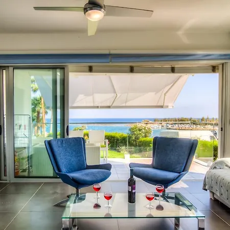 Apartamento Beachfront Trident