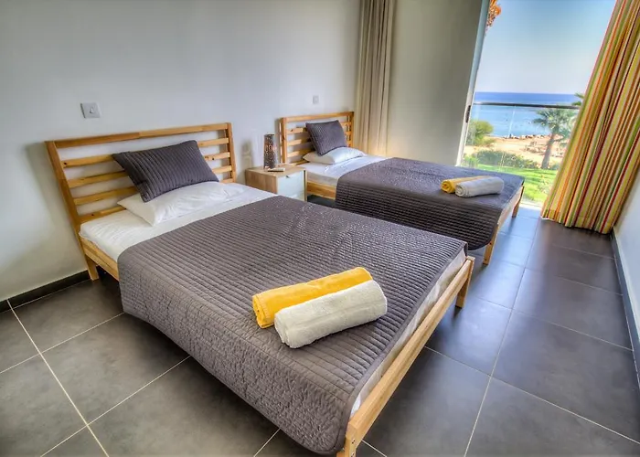 Beachfront Trident Protarász