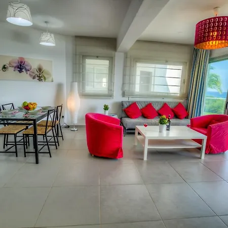Beachfront Trident Apartment