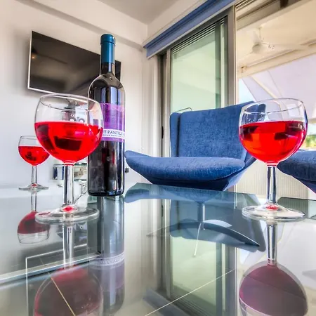 Apartment Beachfront Trident *