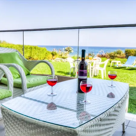 Beachfront Trident Apartment