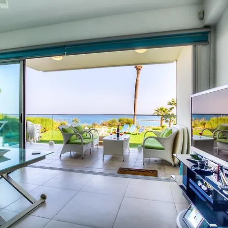 Beachfront Trident *