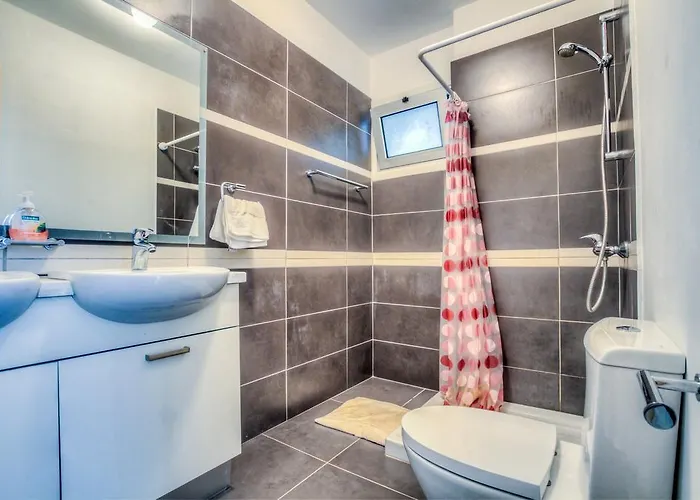 Beachfront Trident 2