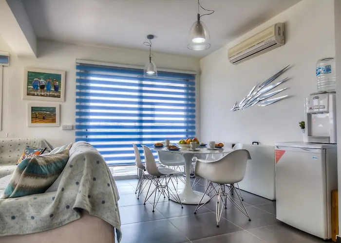 Beachfront Trident 2 *