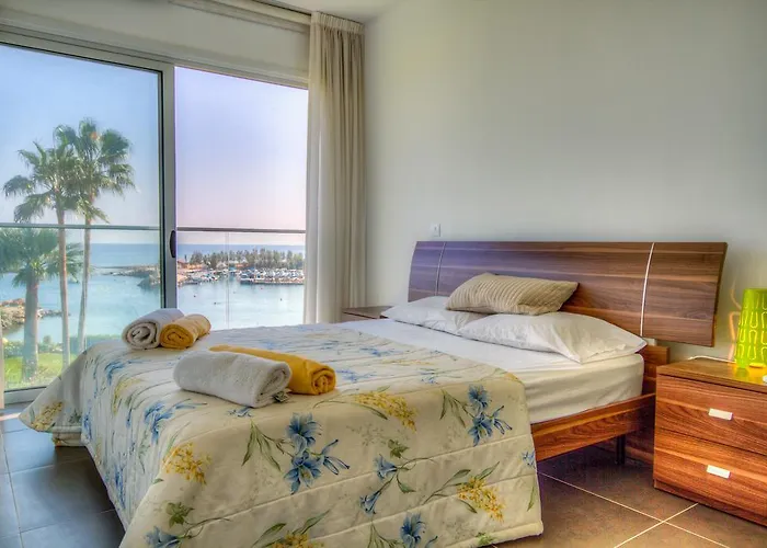 Beachfront Trident 2 Apartmán *