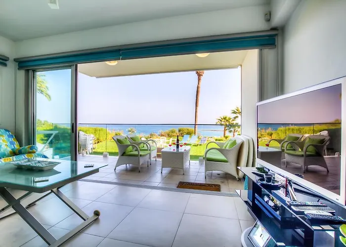 Beachfront Trident *