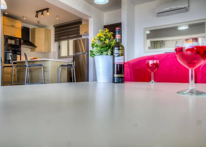 Beachfront Trident Διαμέρισμα Πρωταράς