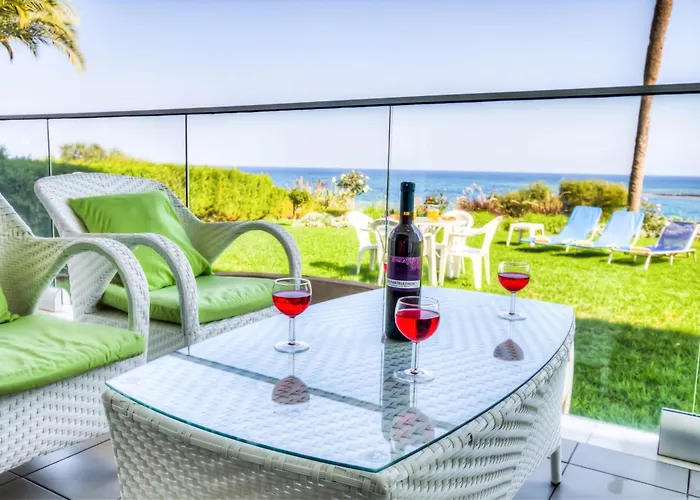 Beachfront Trident Διαμέρισμα